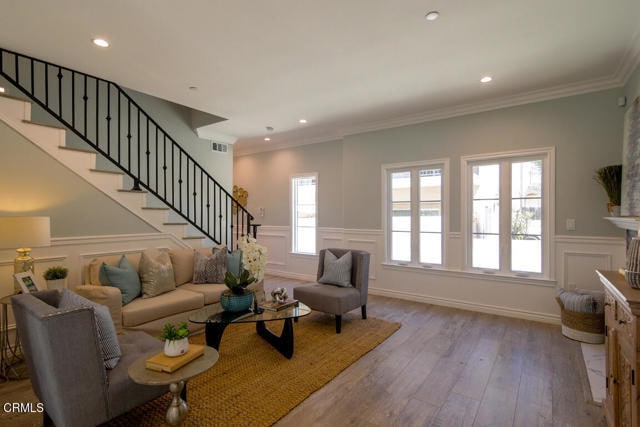 Building Photo - 305 S Arroyo Dr