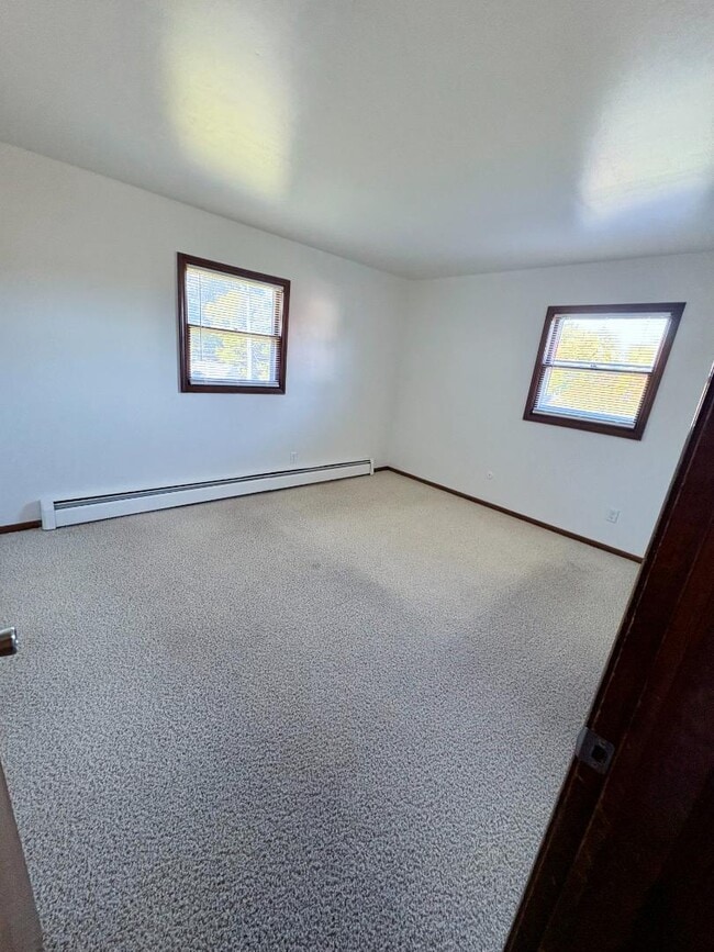 Building Photo - 630 56th St SE