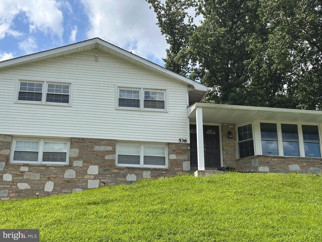 Building Photo - 536 Cardinal Dr