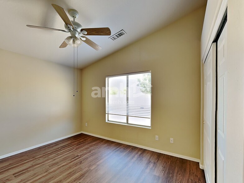 Building Photo - 8514 W Mohave St