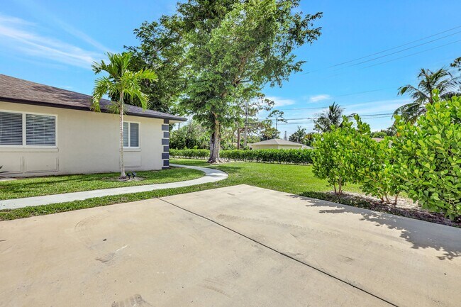 Building Photo - 4278 Gulfstream Rd