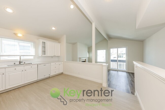 Building Photo - 210 33rd St