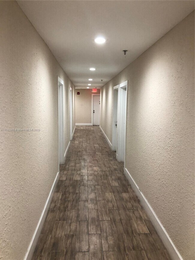 Building Photo - 27XX Collins Ave