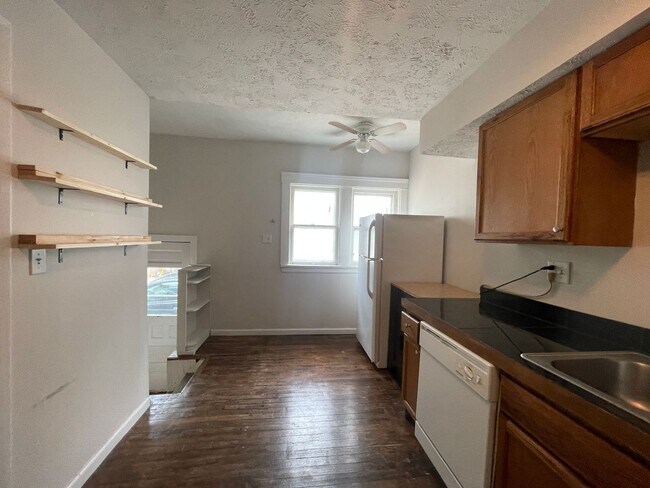 Building Photo - 1725 Compton Rd