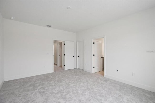 Building Photo - 15083 Grv Lk Dr