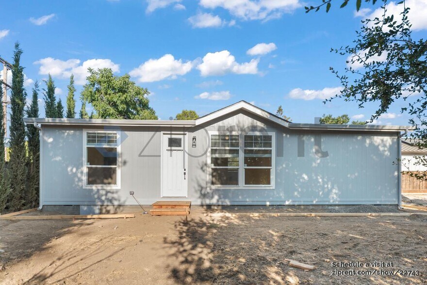 Primary Photo - 1133 Lovell Ave