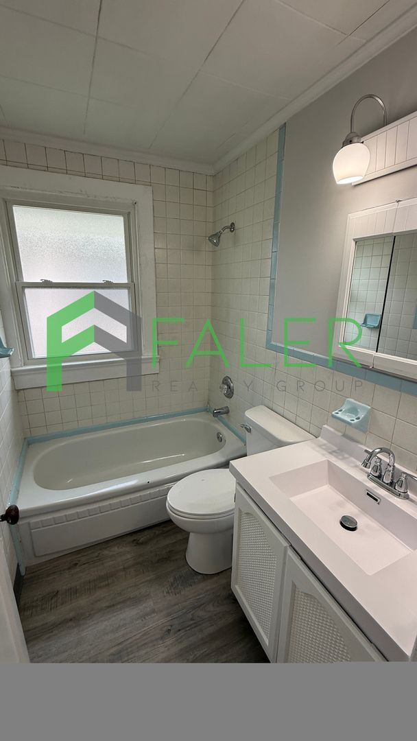 Building Photo - Charming and Ready to call home!