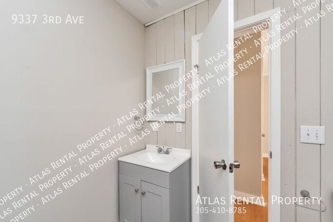 Building Photo - 9337 3rd Ave