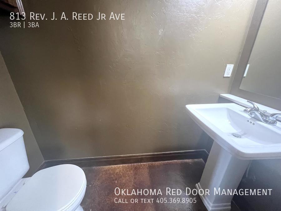 Building Photo - 813 Rev J A Reed Jr Ave