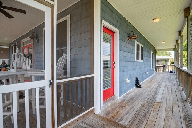 Building Photo - PERFECT SINGLE FAMILY OFF-SEASON MONTHLY R...