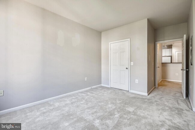 Building Photo - 2765 Centerboro Dr