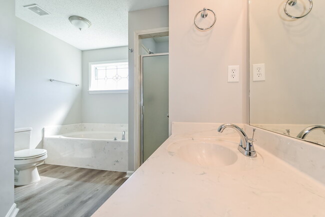 Building Photo - 6422 Manchester St