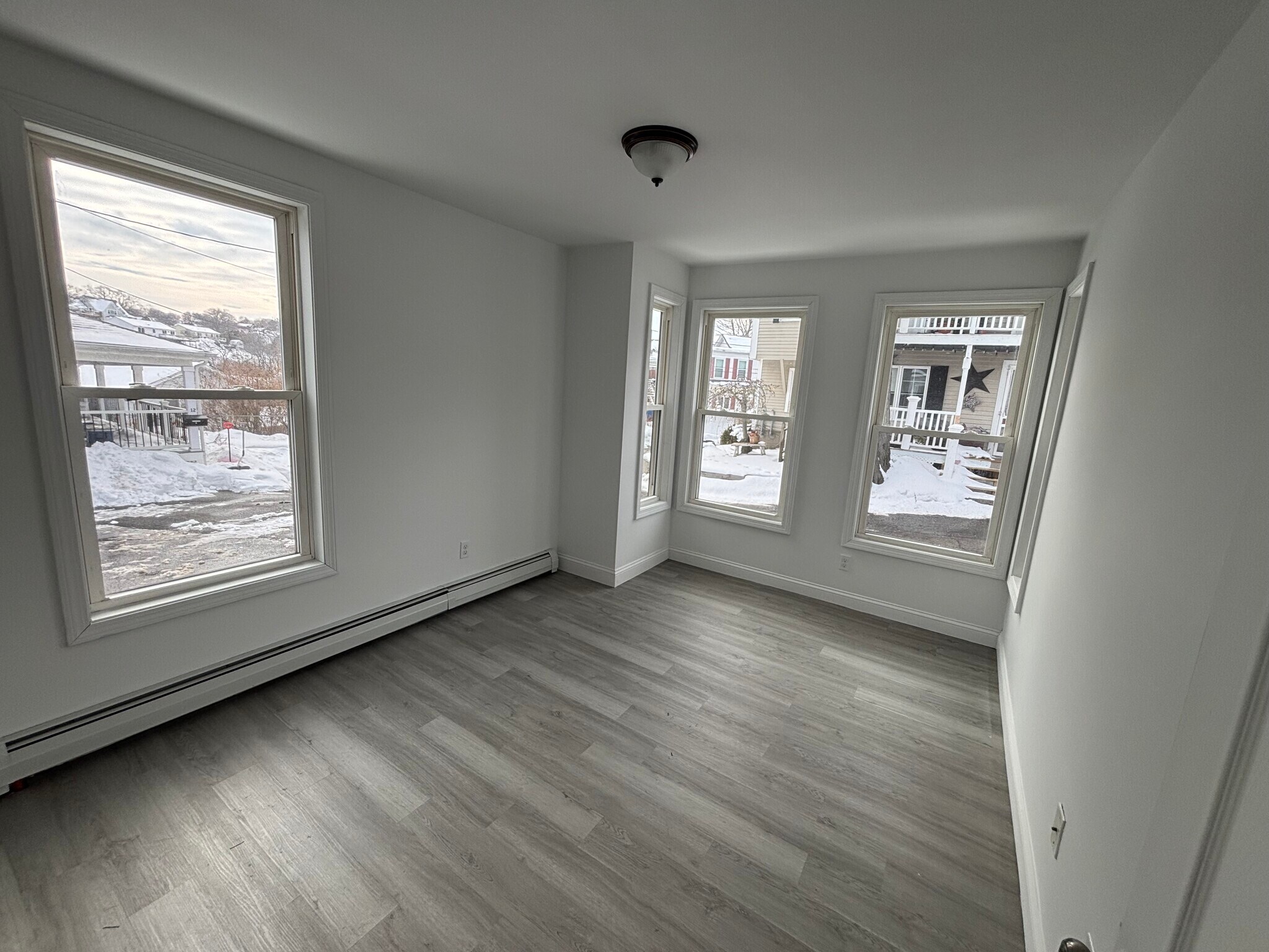 Building Photo - 10 Amero Ct