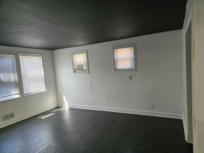 Building Photo - 3518 Elmora Ave
