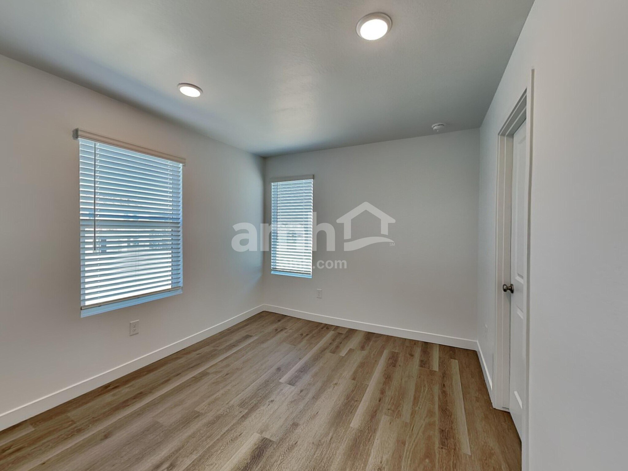Building Photo - 18450 W El Cortez Pl