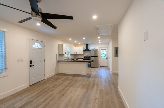 Building Photo - 3822 Bakers Ferry Rd SW