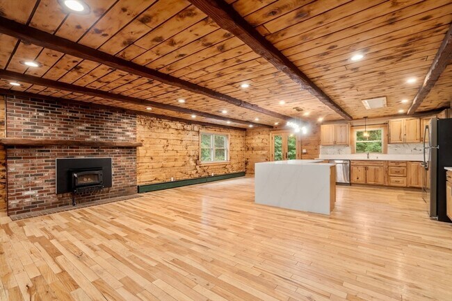 Building Photo - 56 Parmenter Ln