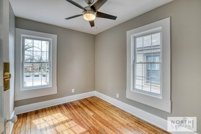 Building Photo - 135 E Norwich Ave