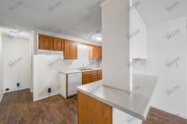 Building Photo - 14614 Seminole Dr