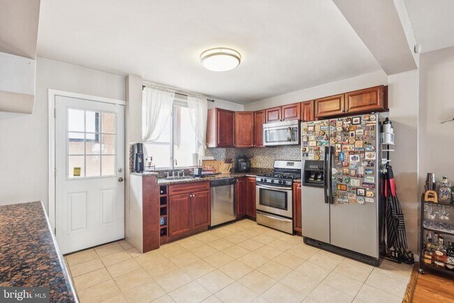Building Photo - 1513 S Iseminger St