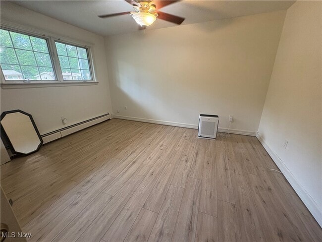 Building Photo - 34371 Puth Dr