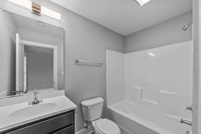 Building Photo - 440 Thad Little Rd