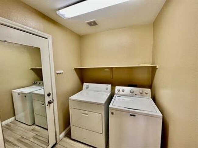 Building Photo - Single Story Summerlin Property!