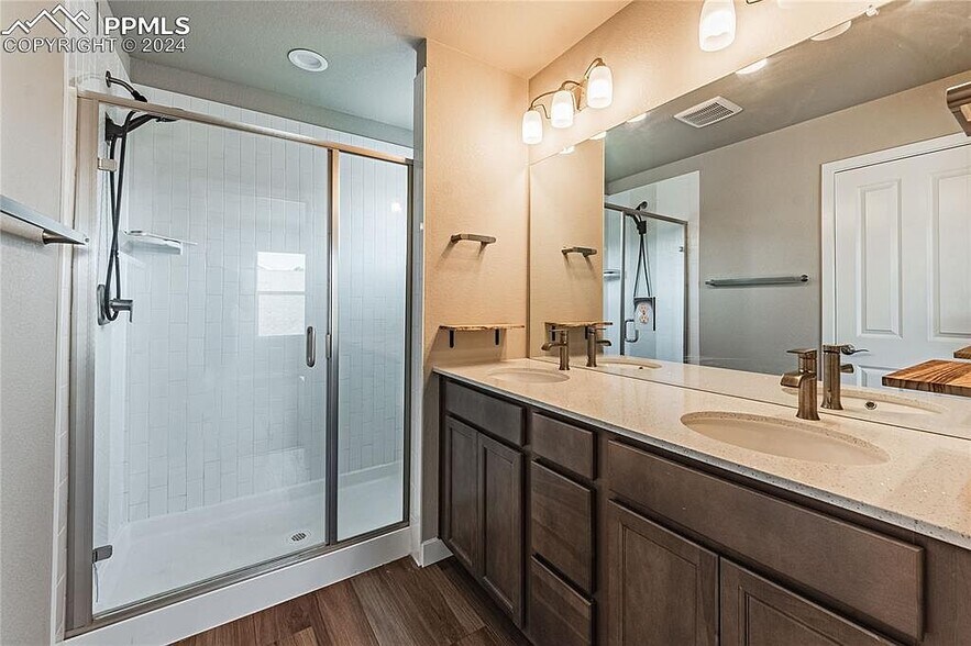 Building Photo - 4028 Ryedale Way