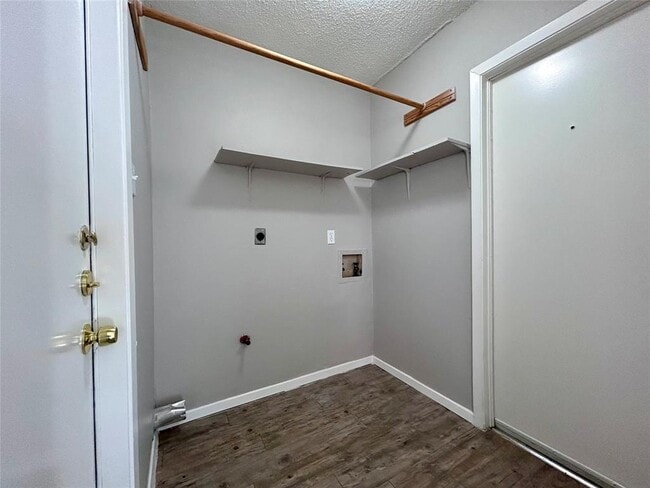 Building Photo - 10409 Golden Meadow Dr