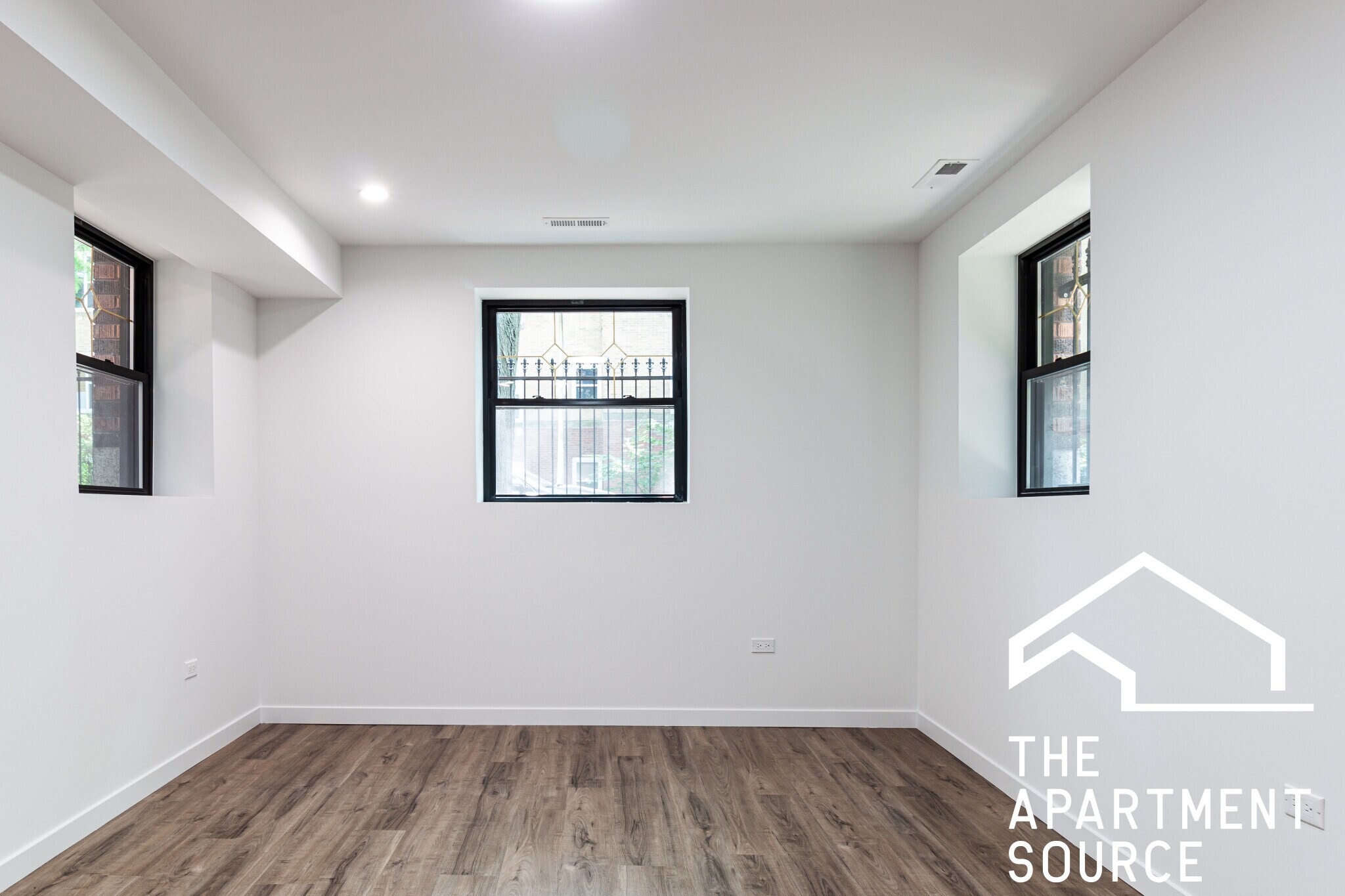 Building Photo - 1428 W Jonquil Ter