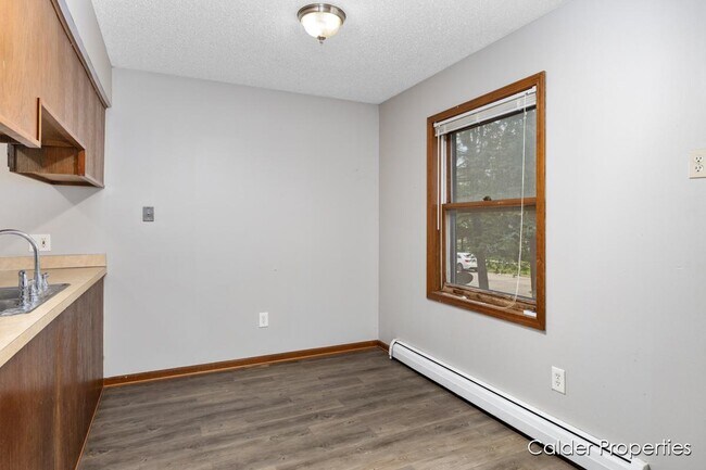 Building Photo - 2940 Vineland Ave SE
