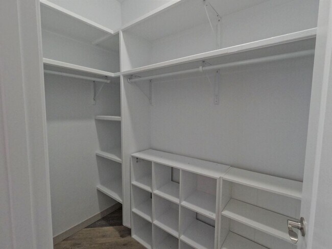 Building Photo - 2947 Longbow Loop