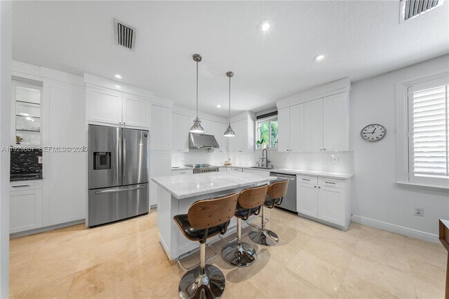 Building Photo - 3922 SW 60th Ave