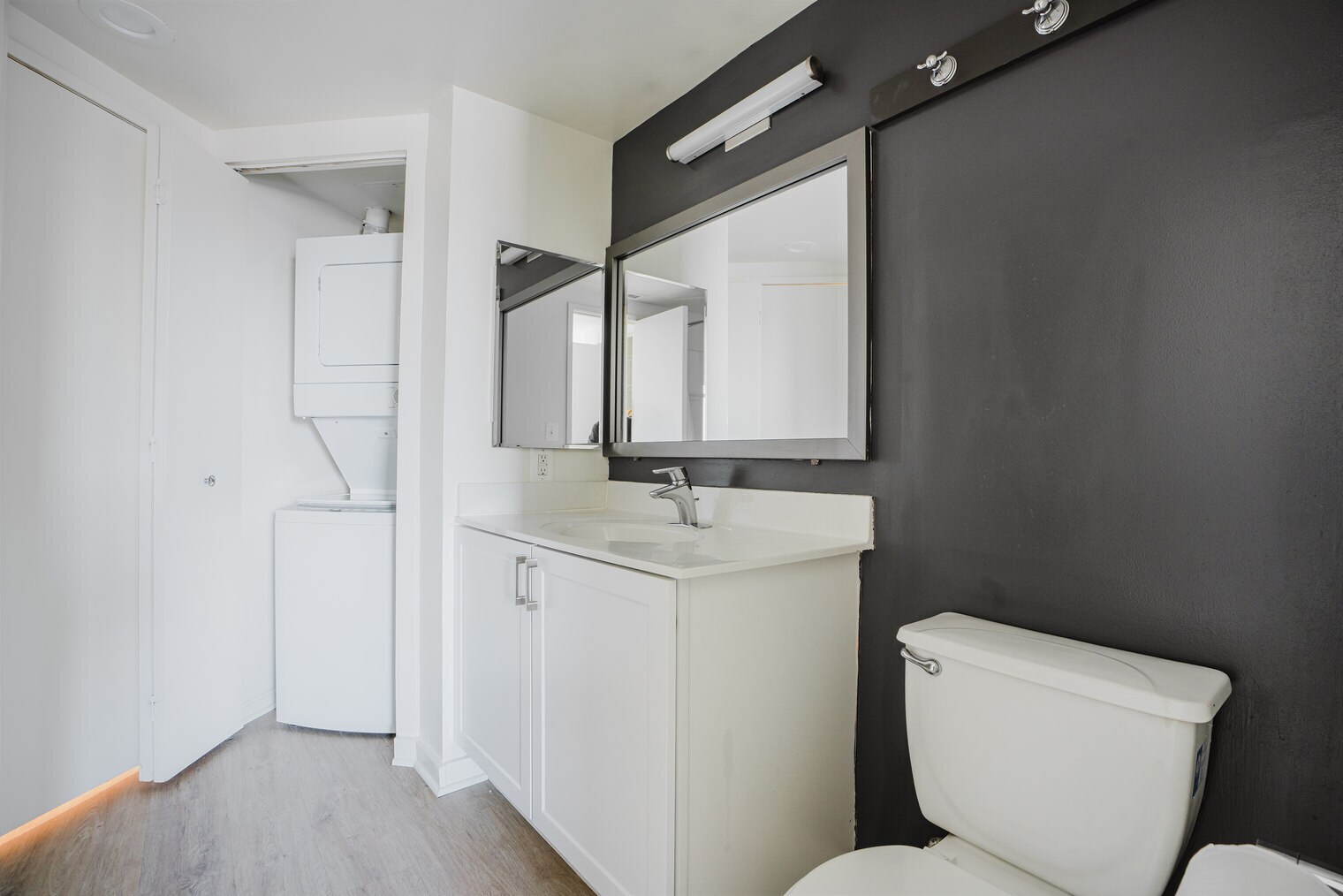 Building Photo - 4650 Washington Blvd