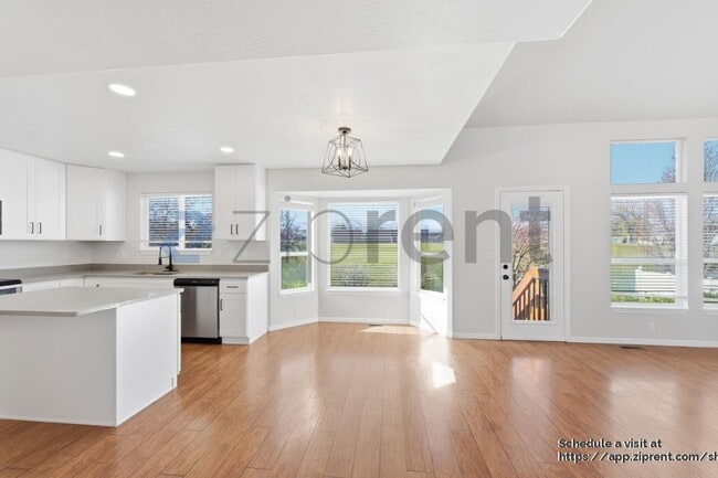 Building Photo - 7052 Devonna Rd