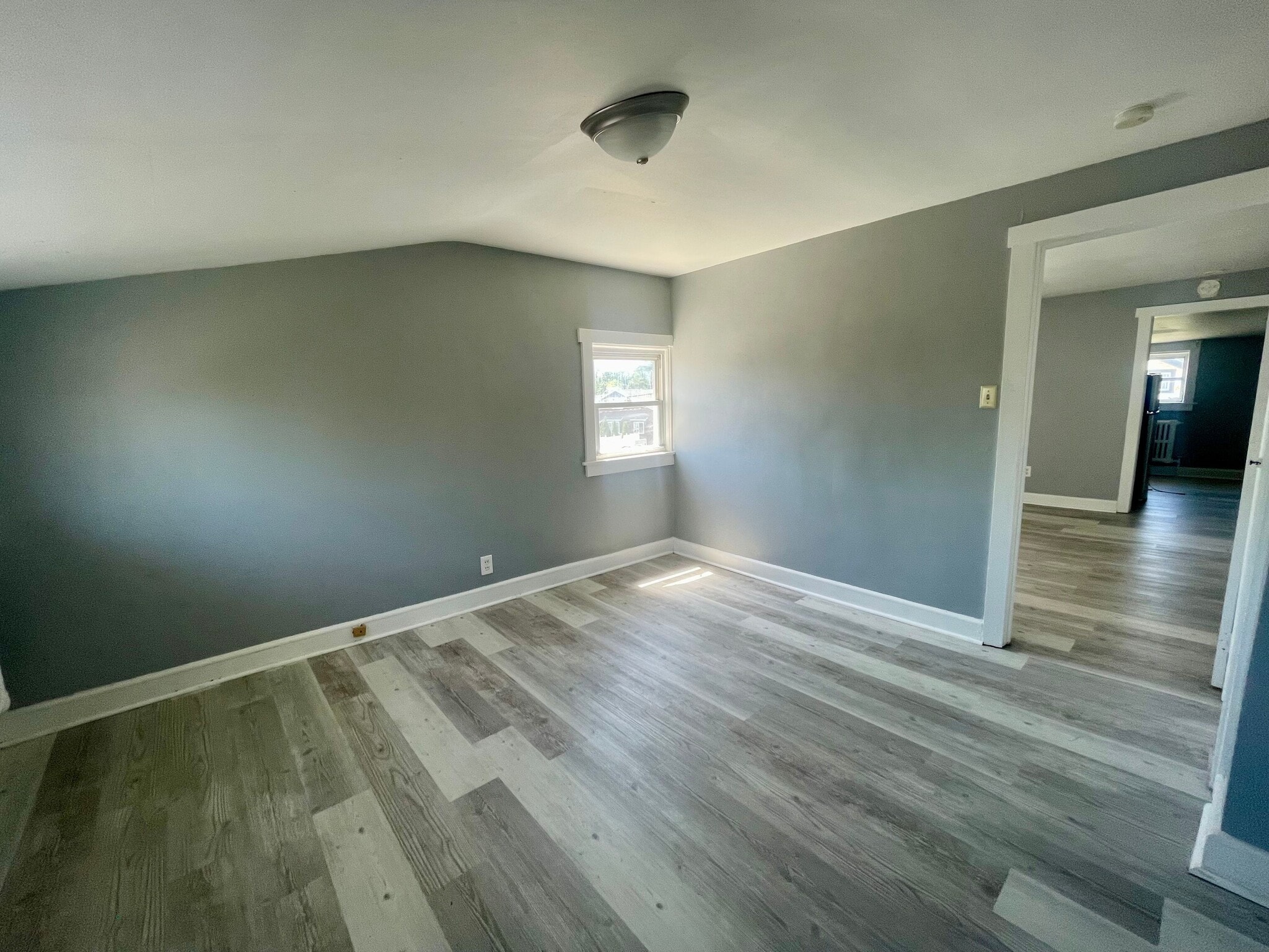 Building Photo - 2700 Edgmont Ave
