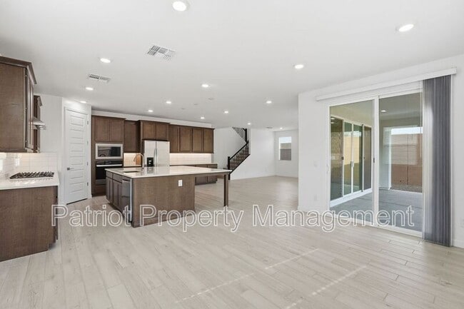 Building Photo - 6922 W Buckhorn Trail