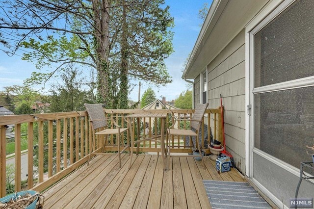 Building Photo - 348 Evergreen Pl
