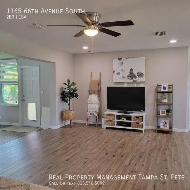 Building Photo - OUTSTANDING ST PETERSBURG POOL HOME AVAILA...