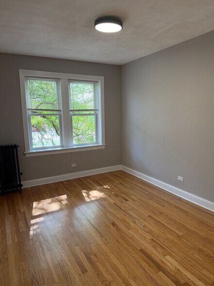 Building Photo - 4956 N Harding Ave