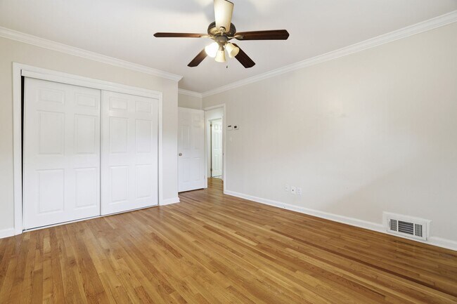 Building Photo - Renovated Home in the Heart of Brookhaven