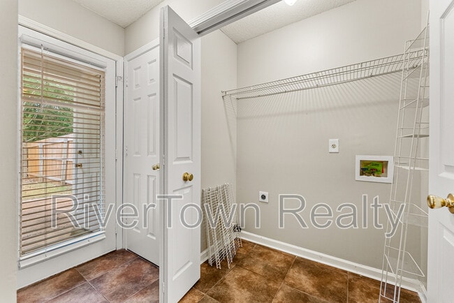 Building Photo - 7016 S Estacada Way