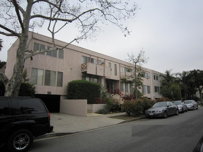 Primary Photo - 905 N Curson Ave