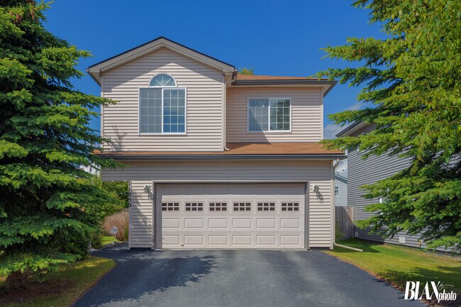 Primary Photo - 11050 Solitude Cir