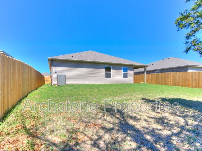 Building Photo - 1308 Dustin Dr