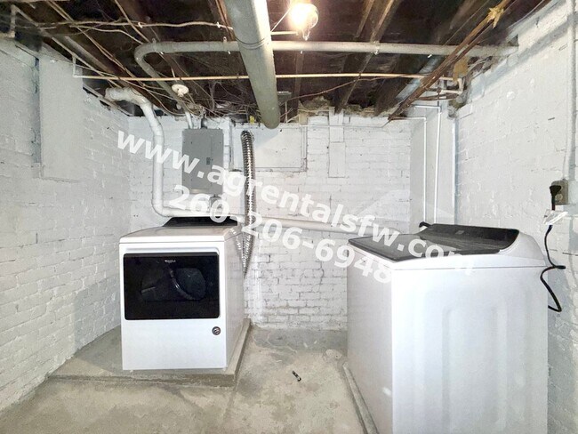 Building Photo - 1829 Broadway