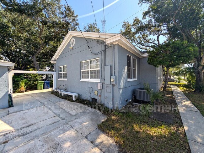 Building Photo - 3702 N 12th St
