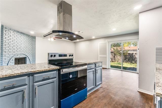 Building Photo - 811 Sunny Slope Dr