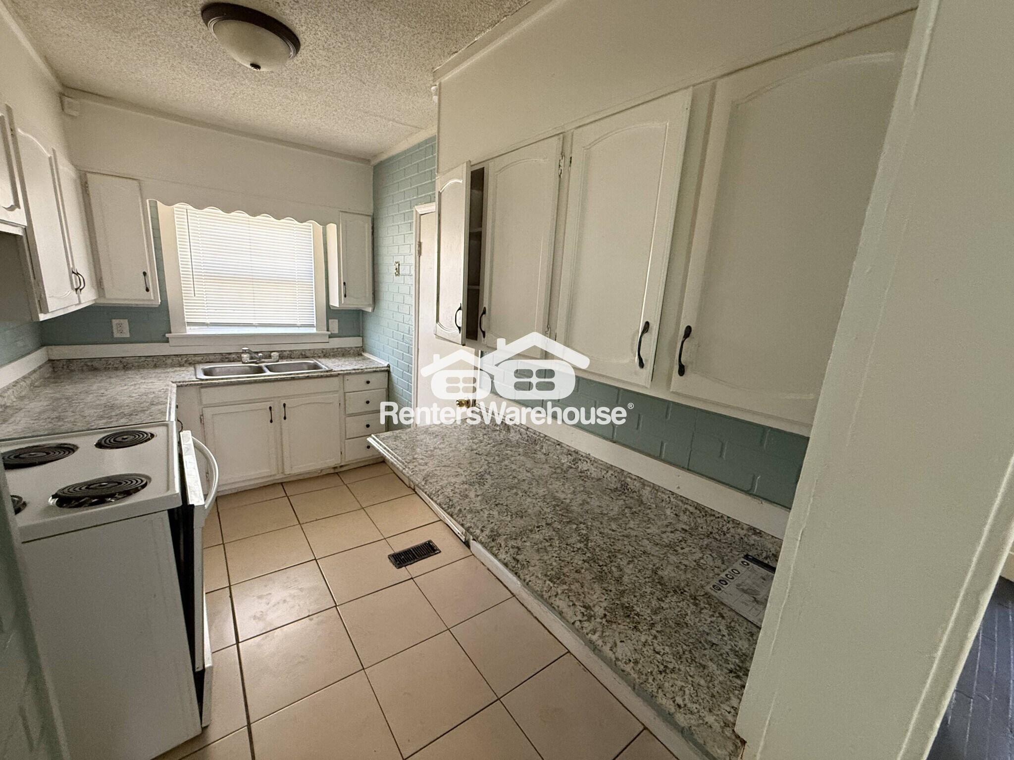 Building Photo - 1526 E 50th St