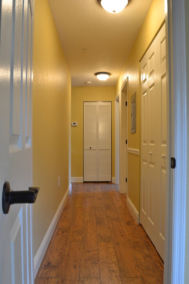 Building Photo - Luxury 3 bedroom 2 bath condo in Lakewood Ranch